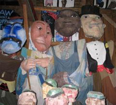 240px-bread_and_puppet_puppets_glover_vermont.jpg